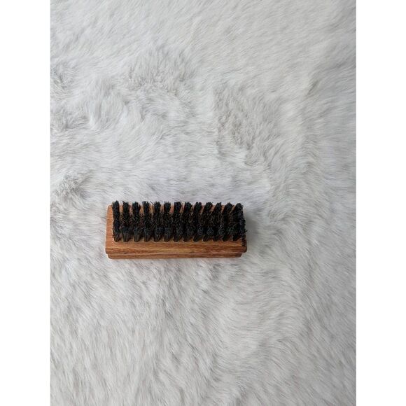 COACH Suede and Nubuck Care Cleaning Brush‎ - Picture 2 of 5